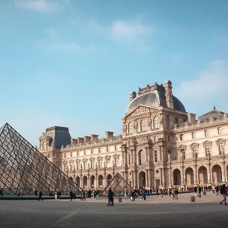 호텔 Saint-petersbourg Opera & 4*