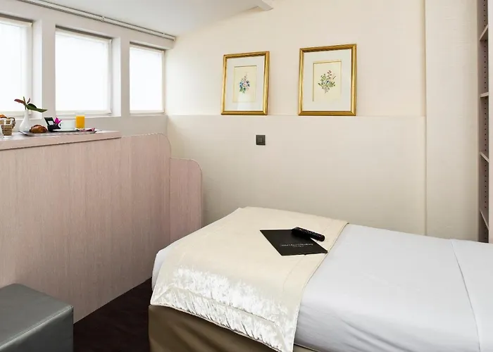 Hotell Saint-petersbourg Opera & 4*