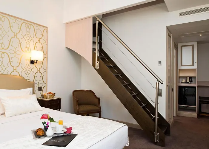 Hotel Saint-petersbourg Opera &