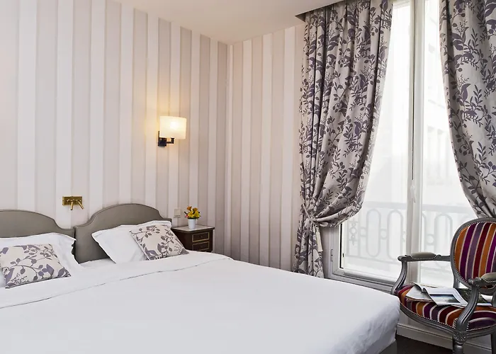 Hotel Saint-petersbourg Opera & 4*