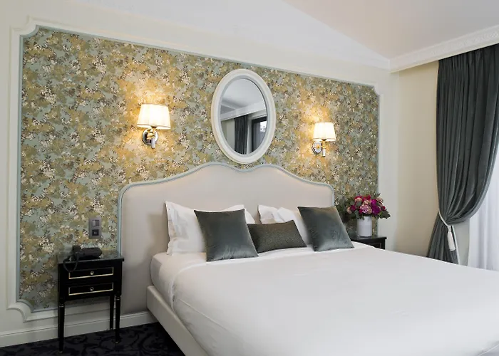 Hotel Saint-petersbourg Opera & 4*