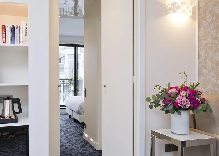 Saint-petersbourg Opera & Hotel 4*