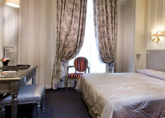 Hotel Saint-petersbourg Opera &