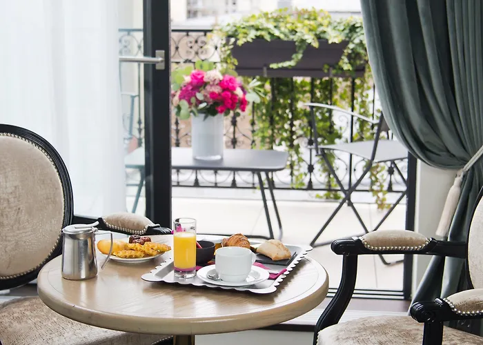 Hotel Saint-petersbourg Opera & 4*