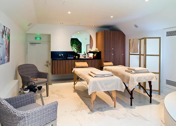 Saint-petersbourg Opera & Hotel 4*