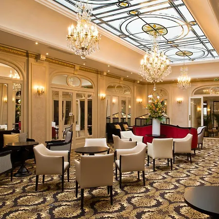 ホテル Saint-petersbourg Opera & 4*
