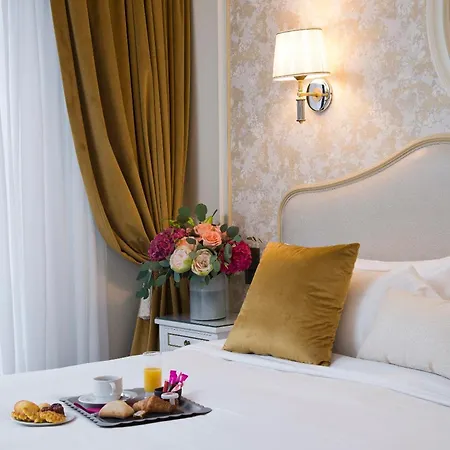 ホテル Saint-petersbourg Opera & 4*